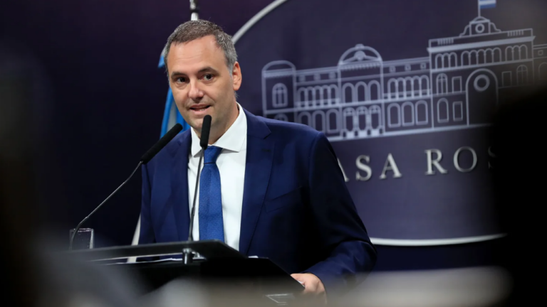 Renunció-Manuel-Adorni
