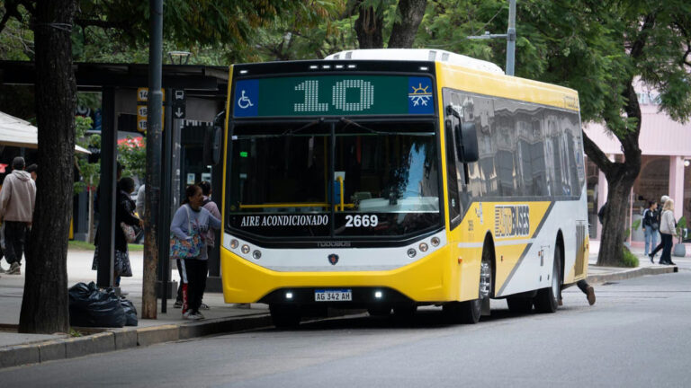 colectivos-linea-10-dsc01398_mth_1200