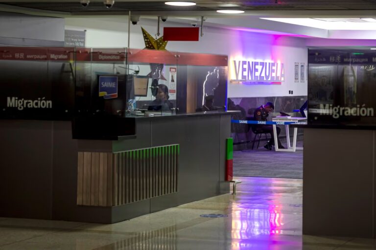 el-aeropuerto-de-caracas-reanudo-sus-operaciones-comerciales-foto-de-archivo-efe-L5WUK2XHMBHUVENBPPZ